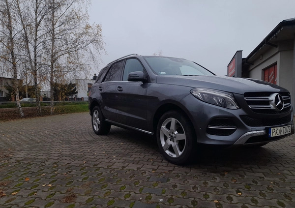 Mercedes-Benz GLE cena 141000 przebieg: 126000, rok produkcji 2017 z Tarczyn małe 56